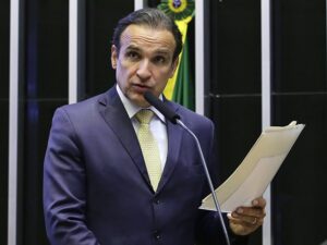 Hugo Leal propõe diminuir tempo de redução de alíquotas do Sistema S