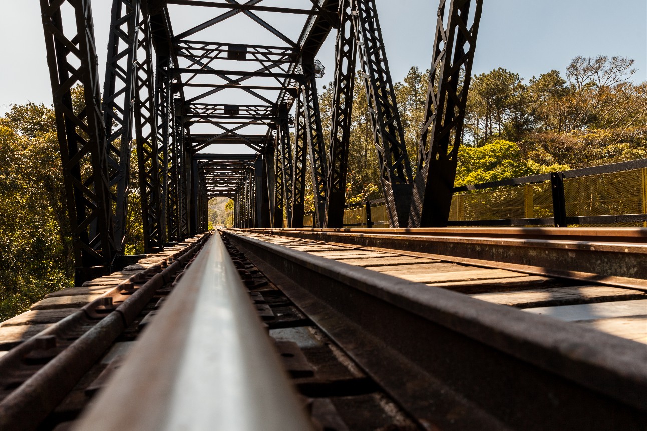 Leia mais sobre o artigo Novo Marco Legal Ferroviário vai destravar investimentos e beneficiar usuários do transporte, avalia CNI