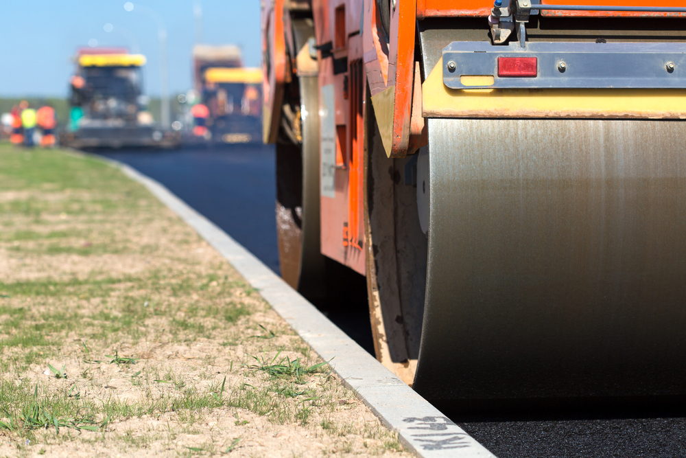 Leia mais sobre o artigo Preço do asfalto cresce 42% desde 2019, e altos preços podem paralisar obras públicas de infraestrutura