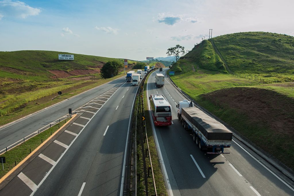 Você está visualizando atualmente Agência reguladora aprova edital de concessão da Via Dutra; leilão está previsto para outubro