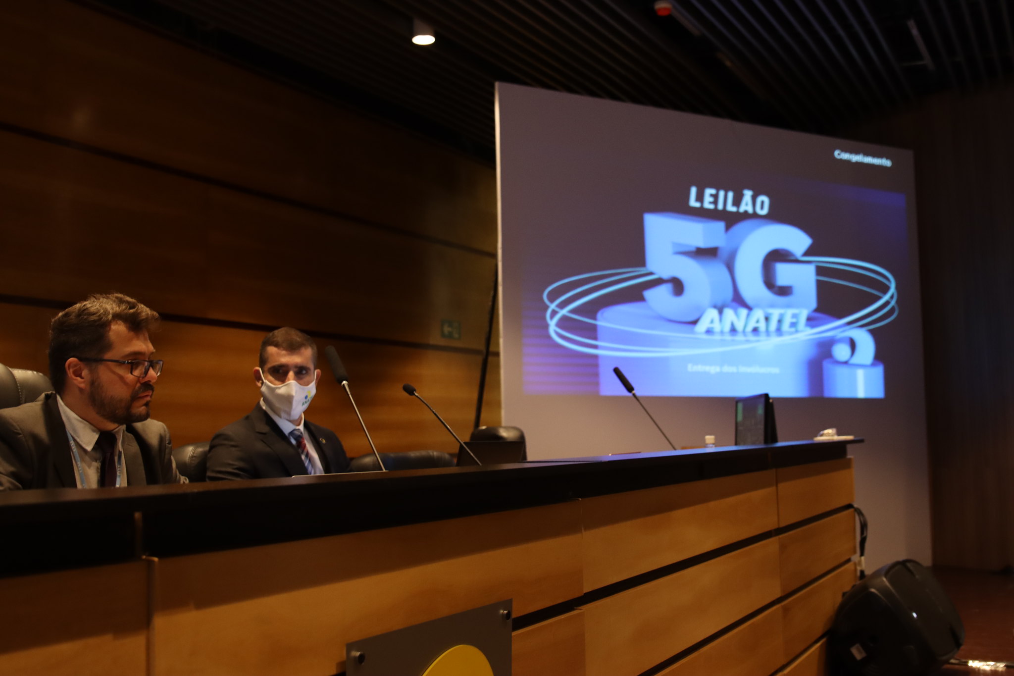 Leia mais sobre o artigo Tecnologia 5G vai a leilão hoje (4) no Brasil; saiba o que pode mudar na sua vida