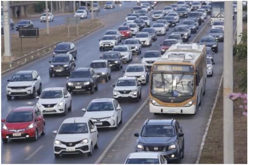 Leia mais sobre o artigo Manifesto da Câmara Temática de Mobilidade Urbana da Frenlogi sobre a liberação das faixas exclusivas de ônibus