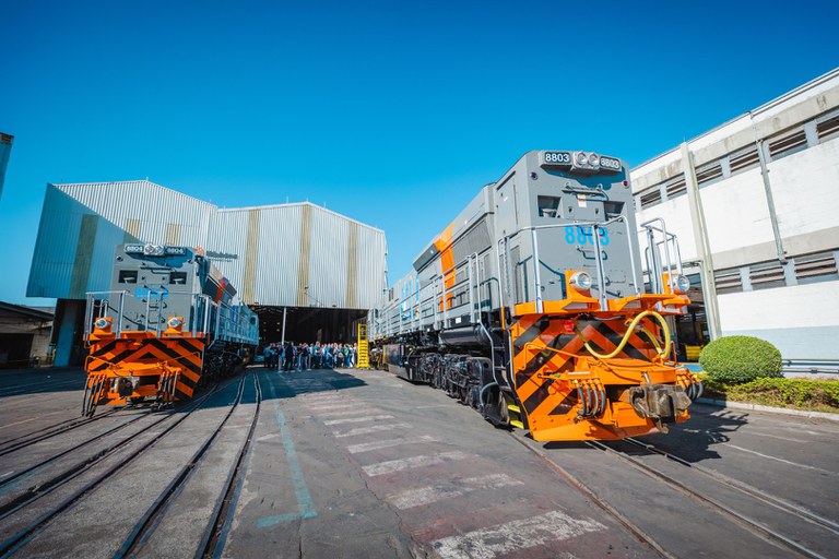 Leia mais sobre o artigo Lote de 12 locomotivas é entregue em Minas Gerais e amplia a capacidade logística da maior ferrovia do Brasil