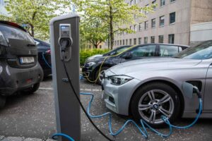 Leia mais sobre o artigo Noruega é o primeiro país a ter mais carros elétricos que movidos a gasolina