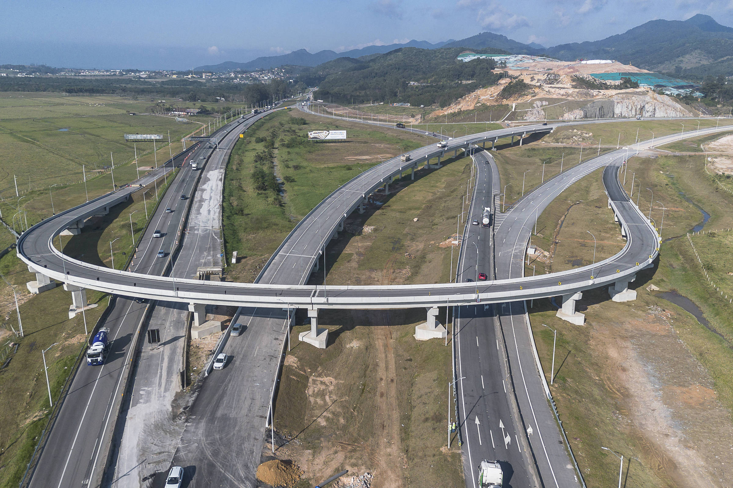 Leia mais sobre o artigo Governo lança cartilha para emissão de debêntures em projetos de rodovias e ferrovias