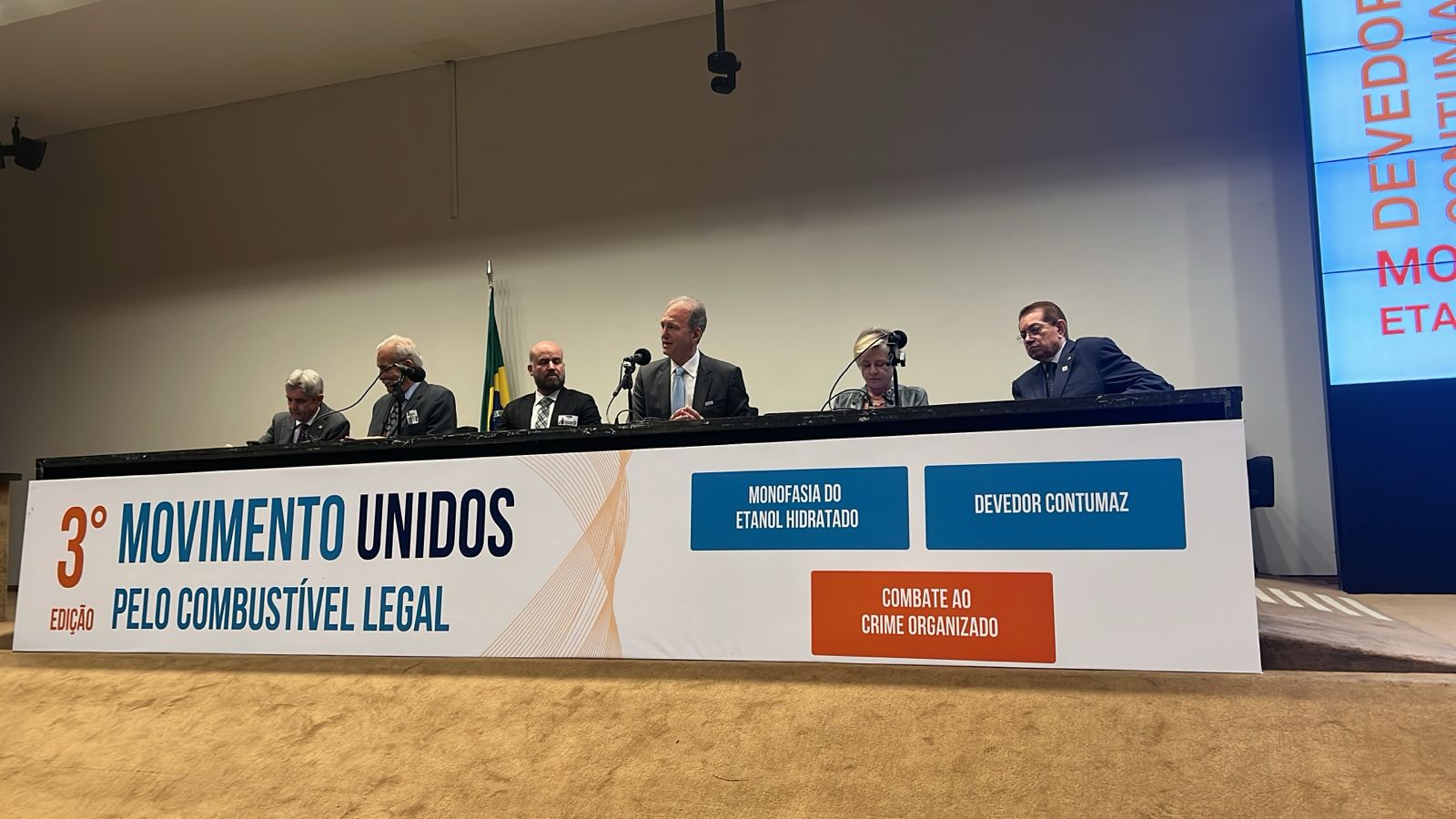 Você está visualizando atualmente Encontro do Movimento Combustível Legal discute devedor contumaz e monofasia do etanol hidratado 