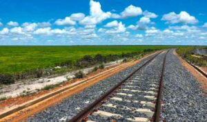 Leia mais sobre o artigo Governo prepara concessão de 2.400 km de ferrovias para ligar leste a oeste do país