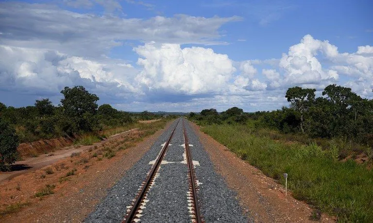 Você está visualizando atualmente Ministro admite relicitação da Ferrovia Centro-Atlântica