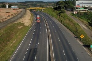 Leia mais sobre o artigo Paraná e Mato Grosso do Sul anunciam parceria em logística para o agro