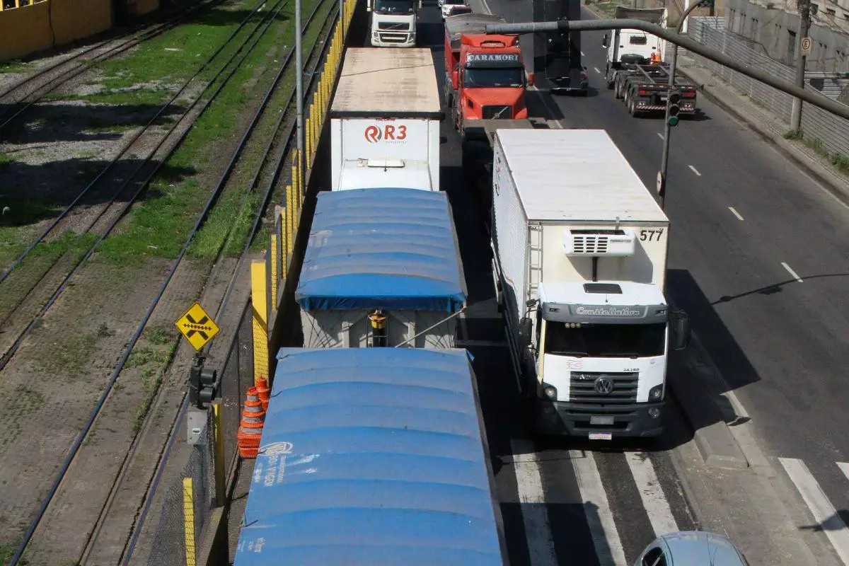 Você está visualizando atualmente Descentralização de cargas não afeta o Porto de Santos; entenda